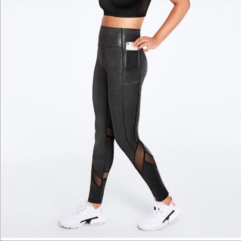 Victoria’s Secret pink leggings in great condition